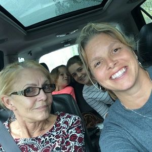 Meet your Posher, Melissa